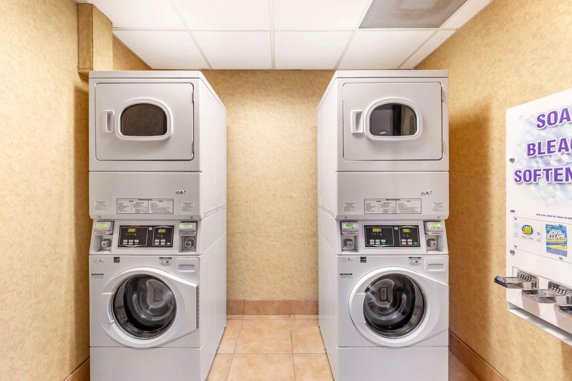 Best Western Plus Kendall Hotel & Suites The Crossings Esterno foto