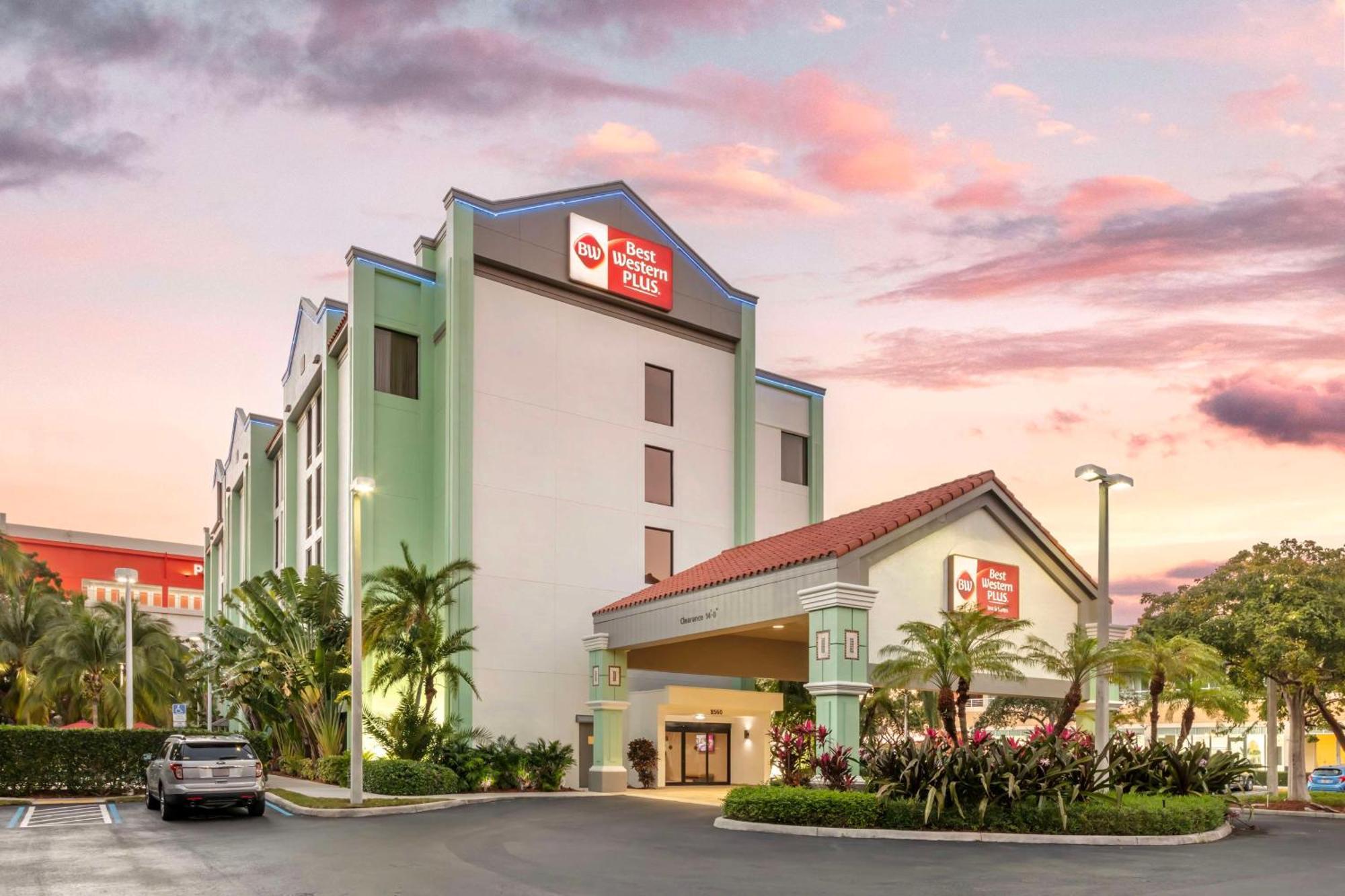 Best Western Plus Kendall Hotel & Suites The Crossings Esterno foto